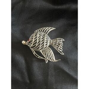 Vintage 1995 B.G Bergdorf Goodman Angel Fish Brooch Red Eye Pin Jewelry
